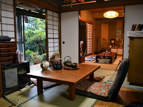 昭和の家の床の間、寝間、茶の間、和室　各6畳　合計18畳(3/10)