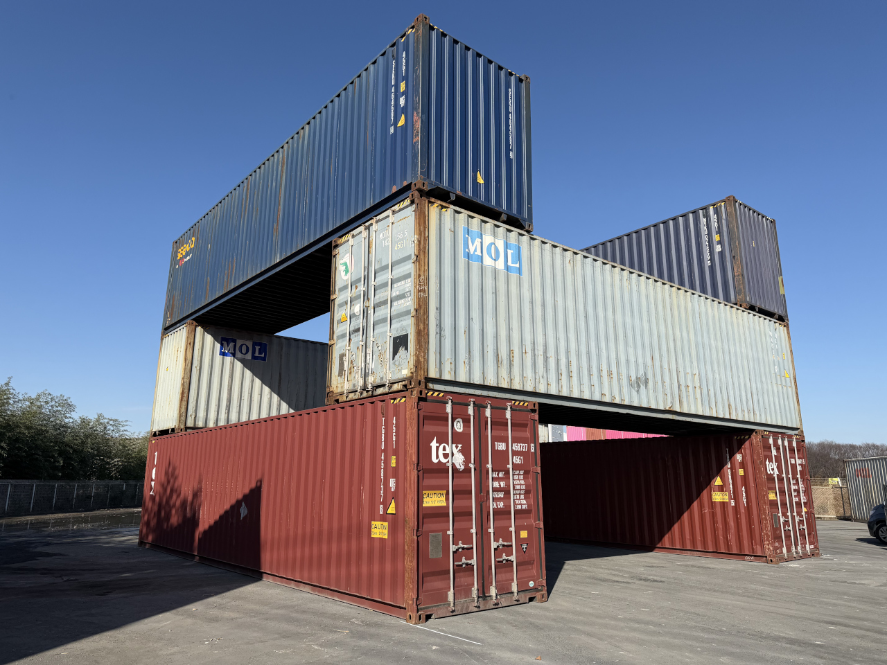 吉田運送 コンテナヤード