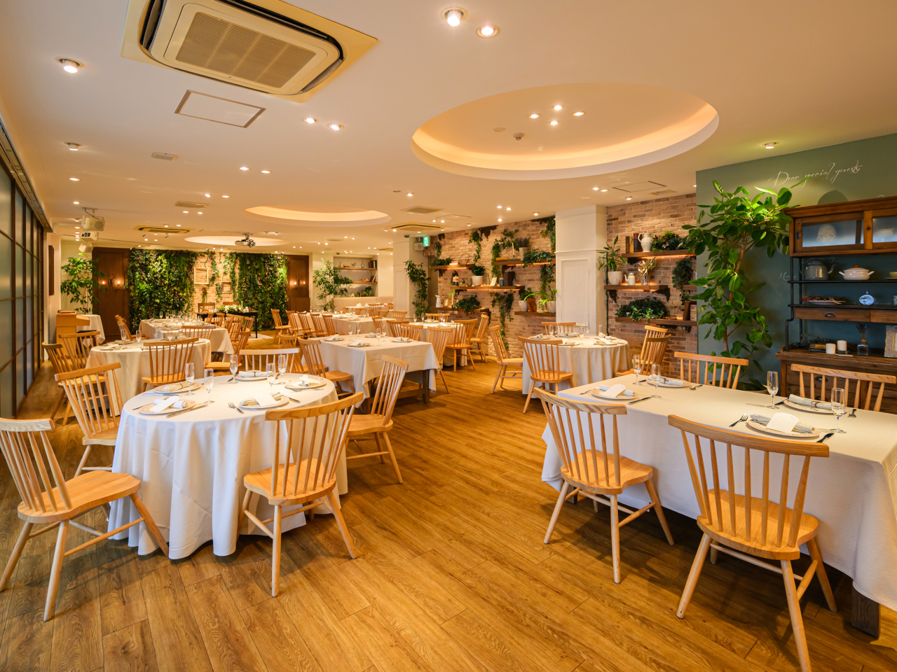 カフェ アクイーユ＆エレガンテヴィータ